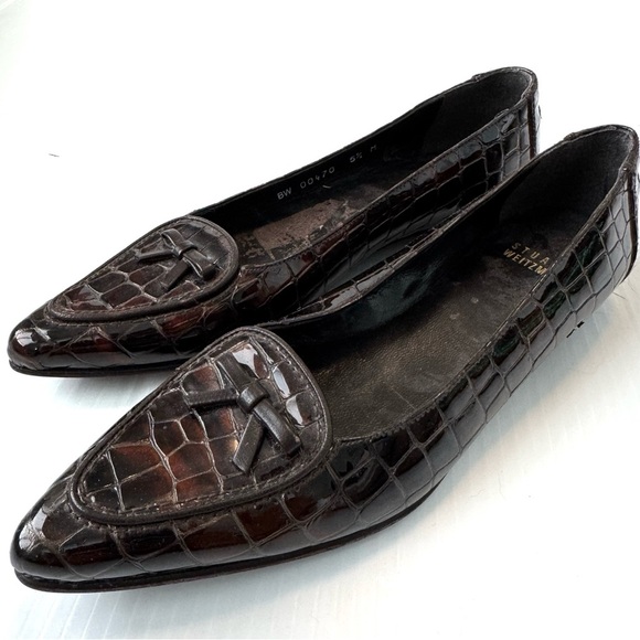 Stuart Weitzman pointy toe crocodile embossed patent leather flats with bow 5.5 - Picture 1 of 9